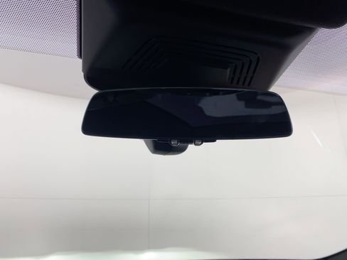 New 2026 BMW iX M70 image 17