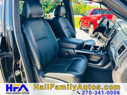 Used 2018 Nissan Titan SL w/ Midnight Edition AWD/4WD image 16