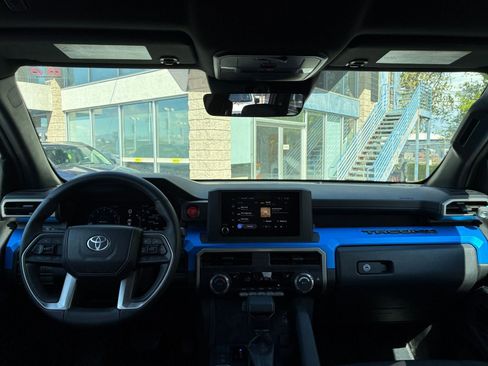 Used 2025 Toyota Tacoma TRD Off-Road AWD/4WD image 32