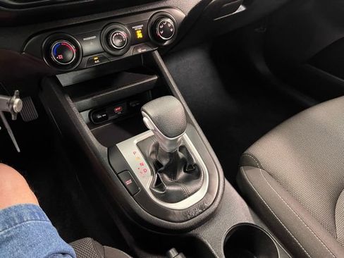 Used 2023 Kia Forte LXS image 29