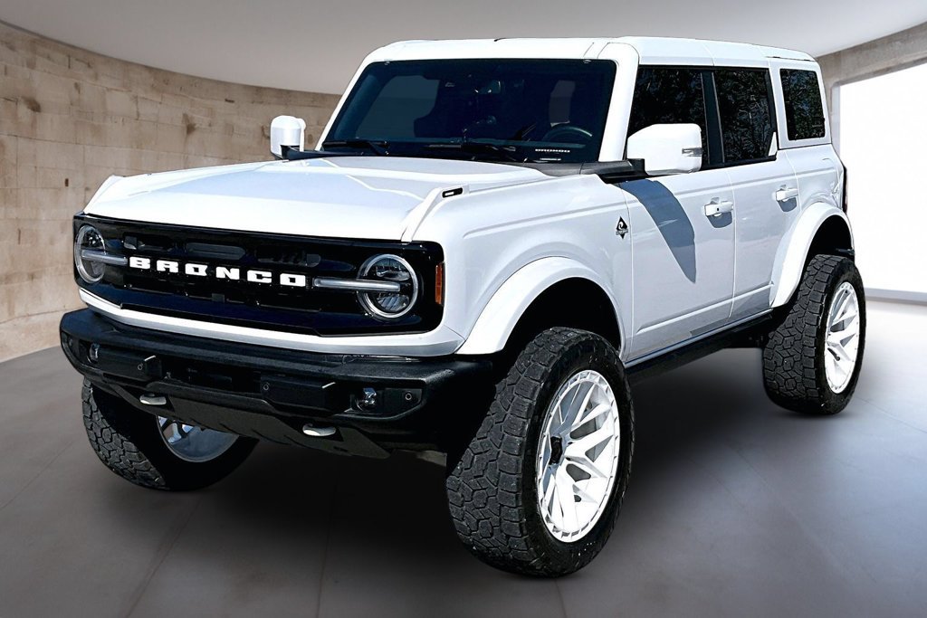 Used 2025 Ford Bronco Outer Banks AWD/4WD image 13