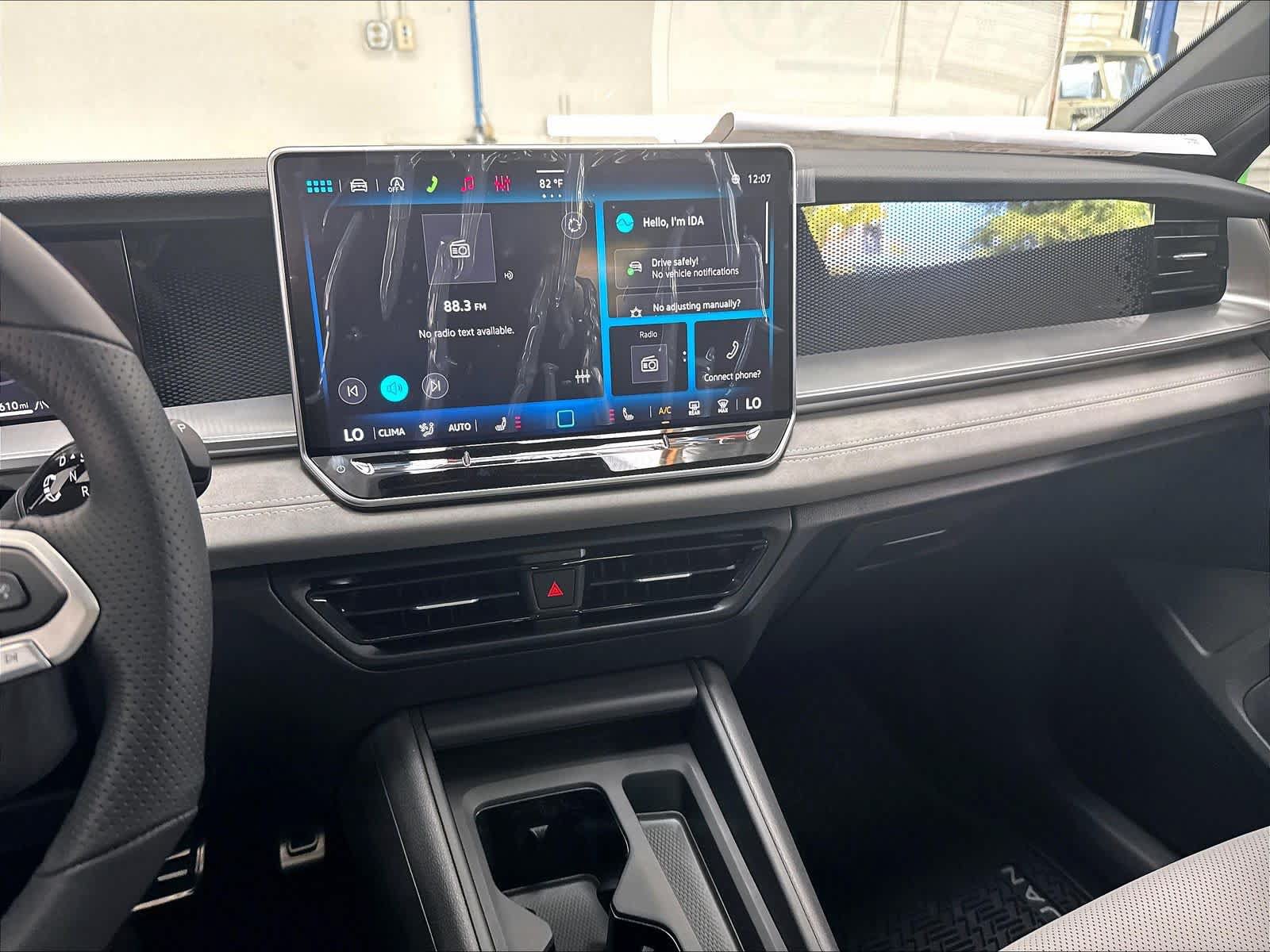 New 2026 Volkswagen Tiguan SE R-Line AWD/4WD image 6