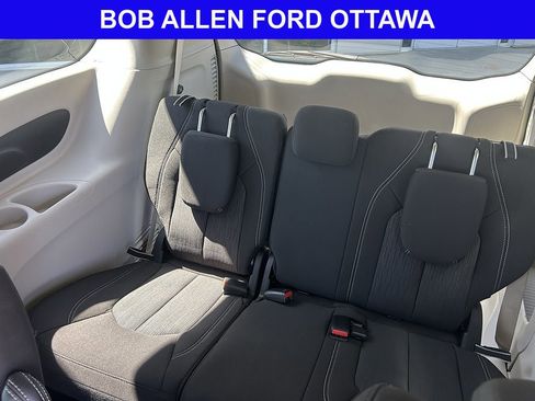 Used 2023 Chrysler Voyager LX FWD image 21