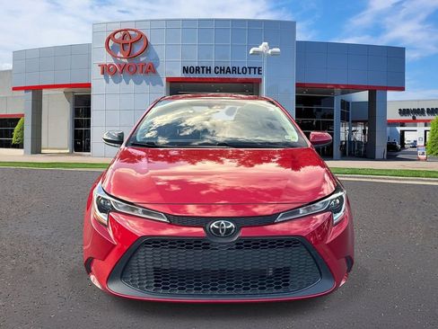 Used 2021 Toyota Corolla LE FWD image 3