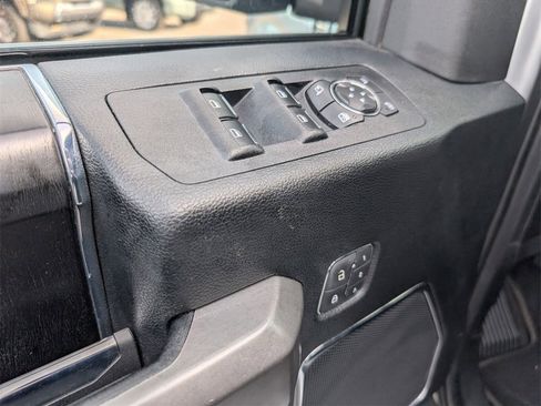 Used 2019 Ford F150 Platinum w/ Equipment Group 701A Luxury image 12