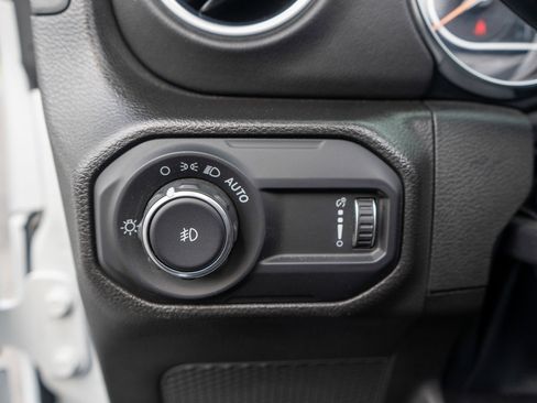 Used 2023 Jeep Wrangler Unlimited Sahara w/ Safety Group AWD/4WD image 16