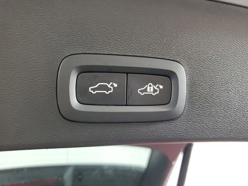 Used 2026 Volvo XC40 B5 Ultra w/ Protection Package Premier image 12