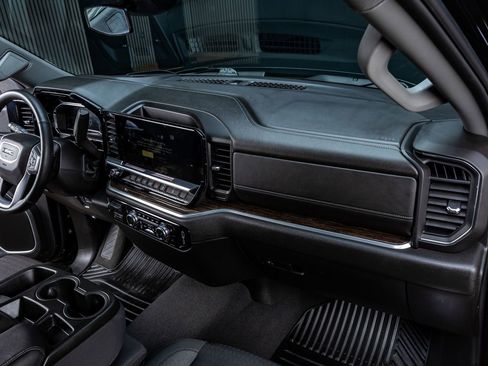 Used 2025 GMC Sierra 1500 SLE w/ X31 Off-Road Package image 17