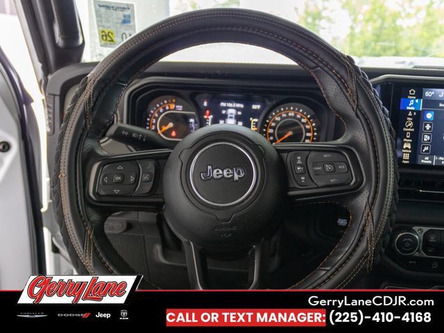 Used 2024 Jeep Gladiator Mojave AWD/4WD image 10