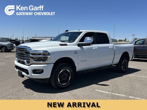 Used 2025 RAM 2500 Laramie AWD/4WD image 1