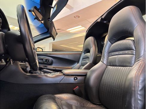 Used 1999 Chevrolet Corvette Coupe w/ Memory Pkg image 27