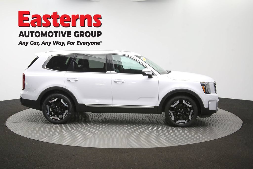 Used 2025 Kia Telluride S FWD image 48