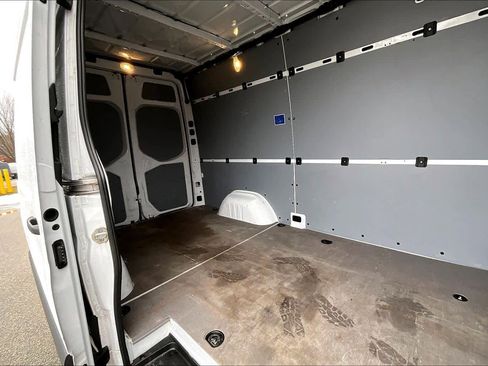 Used 2023 Mercedes-Benz Sprinter 2500 image 19