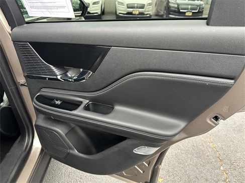 Used 2020 Lincoln Corsair AWD w/ Equipment Group 101A image 39