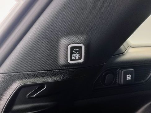 Used 2024 Jeep Grand Cherokee Limited image 19