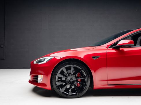 Used 2021 Tesla Model S Performance image 17