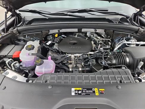New 2026 Jeep Grand Cherokee L Limited AWD/4WD image 15