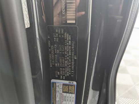 Used 2022 Kia Carnival LX image 38