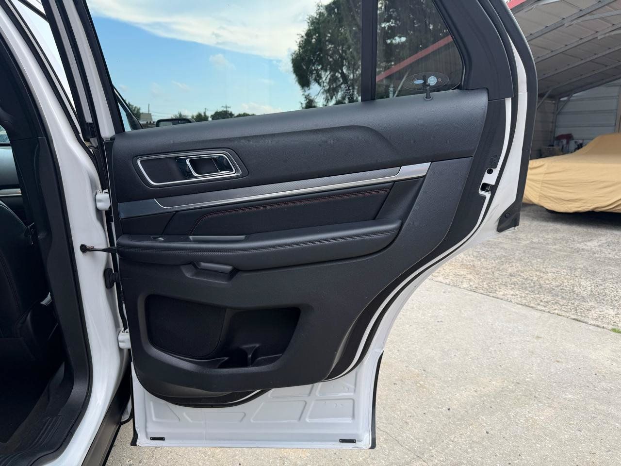 Used 2017 Ford Explorer Sport AWD/4WD image 19