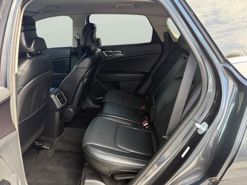Used 2023 Kia Sportage EX FWD image 12