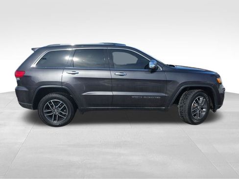 Used 2018 Jeep Grand Cherokee Limited image 10