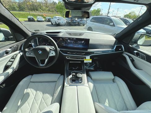 New 2026 BMW X7 xDrive40i AWD/4WD image 12