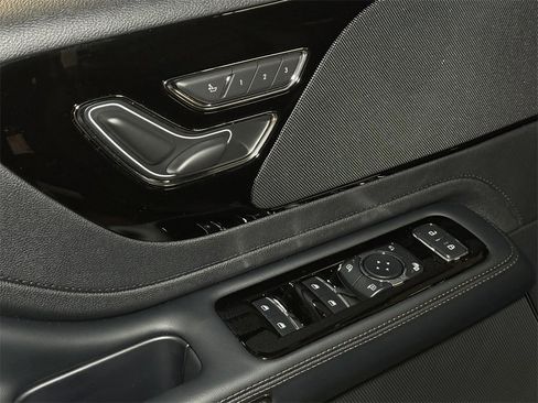 New 2026 Lincoln Aviator AWD image 24