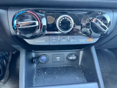 Used 2022 Hyundai Kona SEL image 21