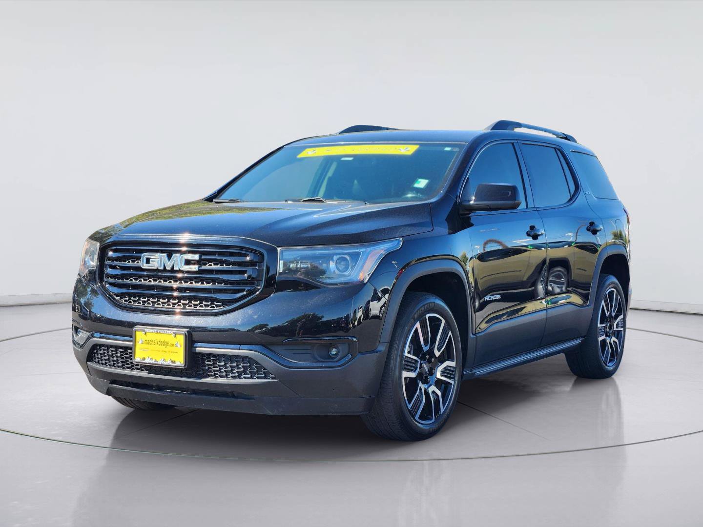 Used 2019 GMC Acadia SLT w/ Black Edition FWD image 3