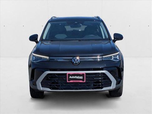 New 2025 Volkswagen Taos SEL image 6