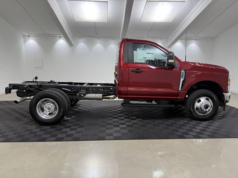 New 2025 Ford F350 XLT w/ XLT Value Package image 8