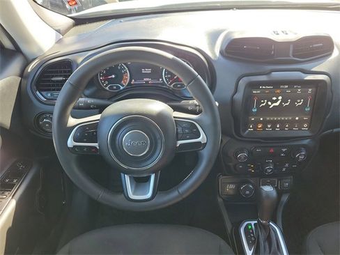 Used 2023 Jeep Renegade Altitude image 16