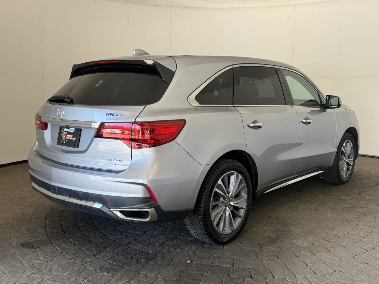 Used 2017 Acura MDX w/ Technology Package AWD/4WD image 9