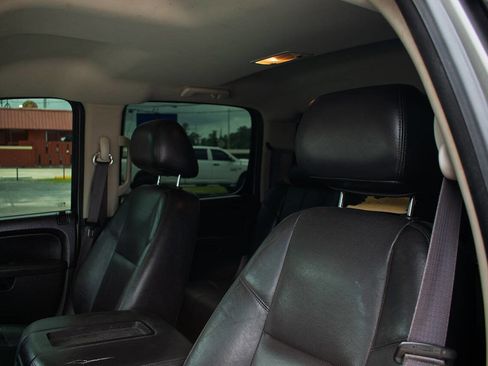 Used 2013 Chevrolet Silverado 3500 LTZ AWD/4WD image 16