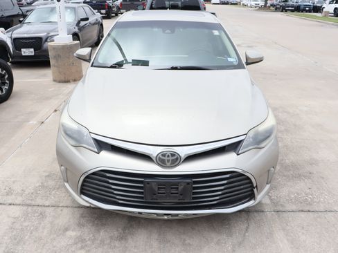 Used 2018 Toyota Avalon Limited FWD image 4