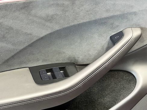 Used 2025 Tesla Model 3 Long Range AWD/4WD image 18