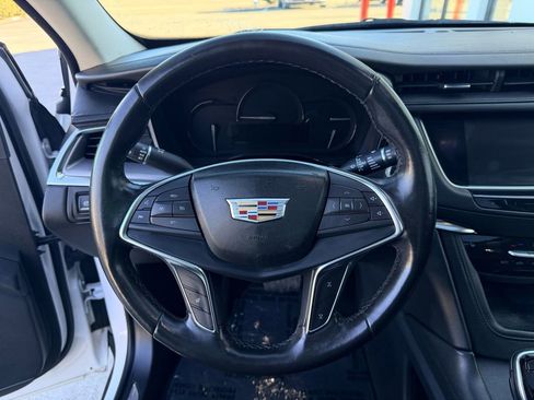 Used 2018 Cadillac XT5 Luxury image 17