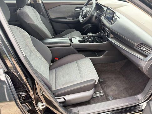 Used 2023 Nissan Rogue SV image 27