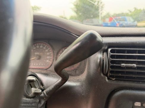 Used 2004 Pontiac Montana Extended w/ Convenience Package #2 FWD image 28