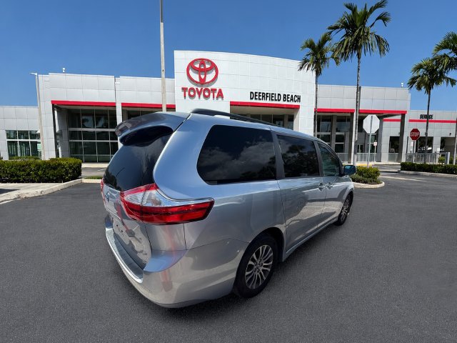 Used 2018 Toyota Sienna XLE Premium FWD image 9