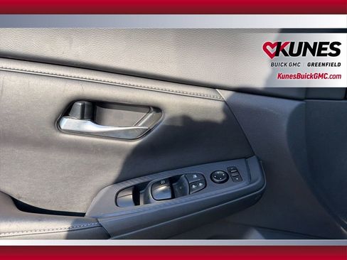 Used 2024 Nissan Sentra SV FWD image 20