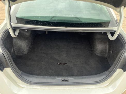 Used 2023 Nissan Altima 2.5 SV FWD image 14
