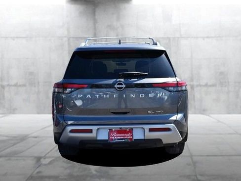 Certified 2024 Nissan Pathfinder SL image 6
