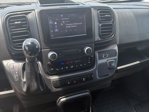 Used 2025 RAM ProMaster 2500 w/ Convenience Group FWD image 11