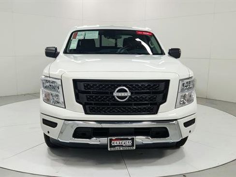 Used 2024 Nissan Titan SV w/ SV Convenience Package image 2