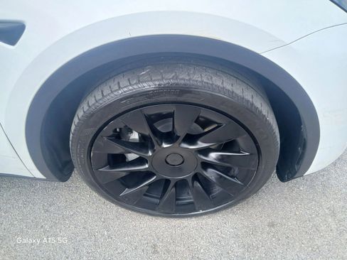 Used 2021 Tesla Model Y Long Range image 20