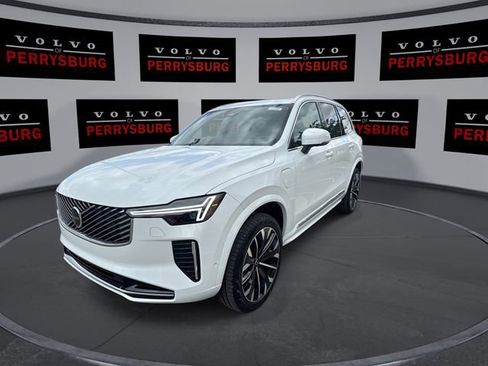 New 2025 Volvo XC90 T8 Plus w/ Protection Package Premier AWD/4WD image 4