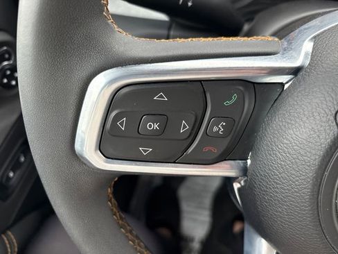 Used 2024 Jeep Wrangler Unlimited Sahara AWD/4WD image 10