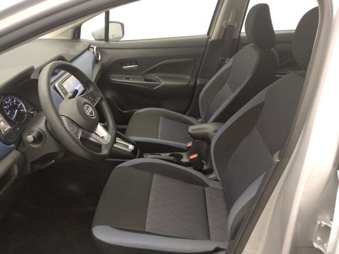 Used 2025 Nissan Versa SV FWD image 17
