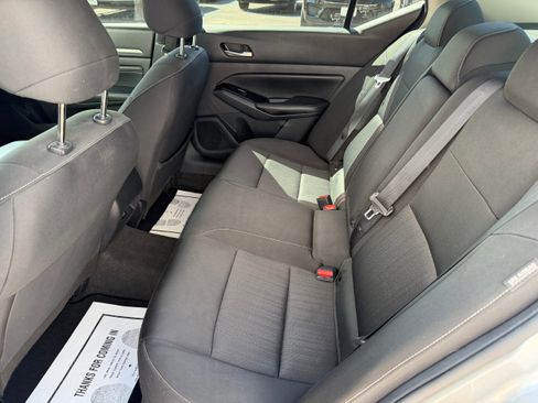 Used 2022 Nissan Altima 2.5 SV w/ SV Premium Package image 6